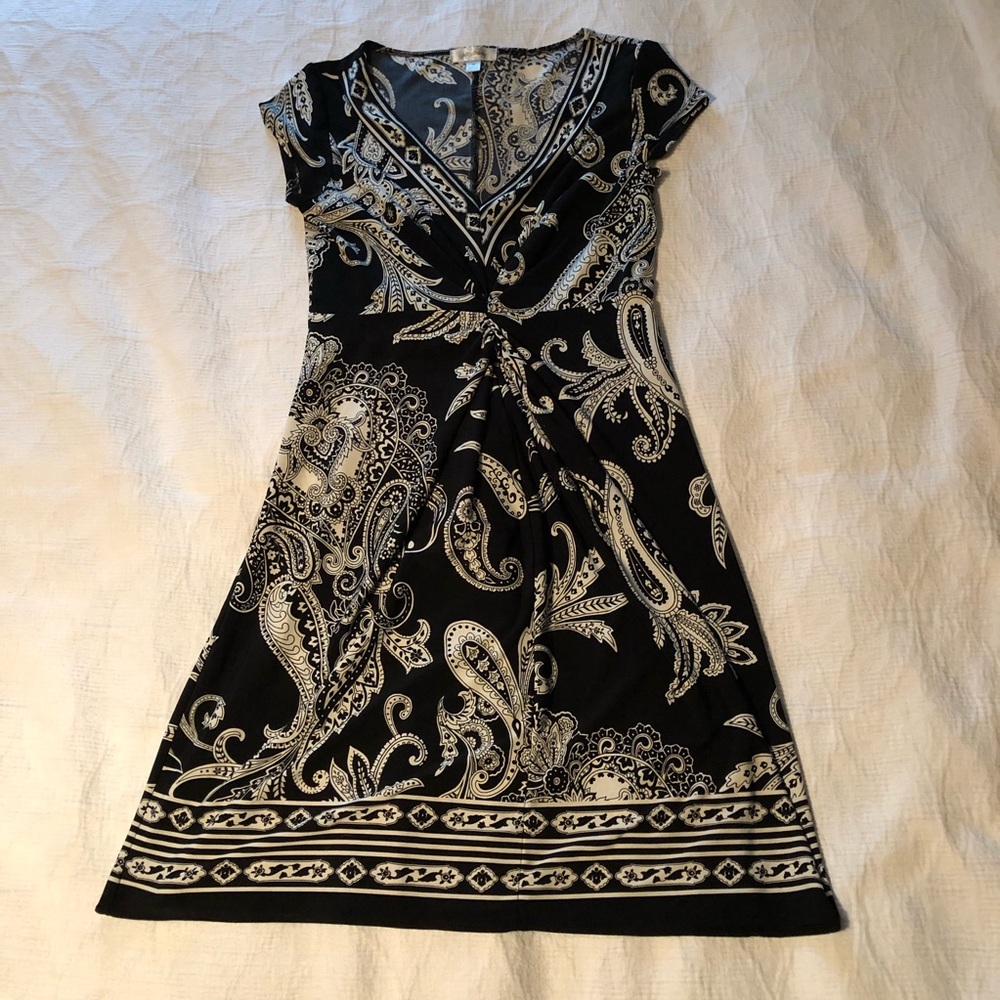 Black and white v-neck Dress Barn dress